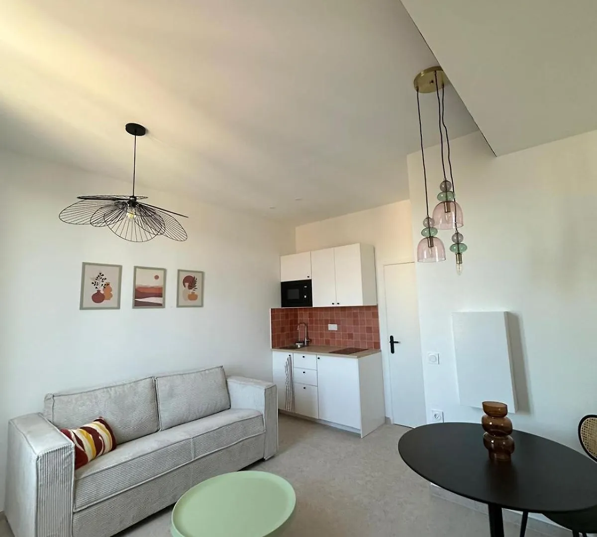 Studio Cocon - Entierement Renove - 4 Couchages - 600M De La Gare De Cannes