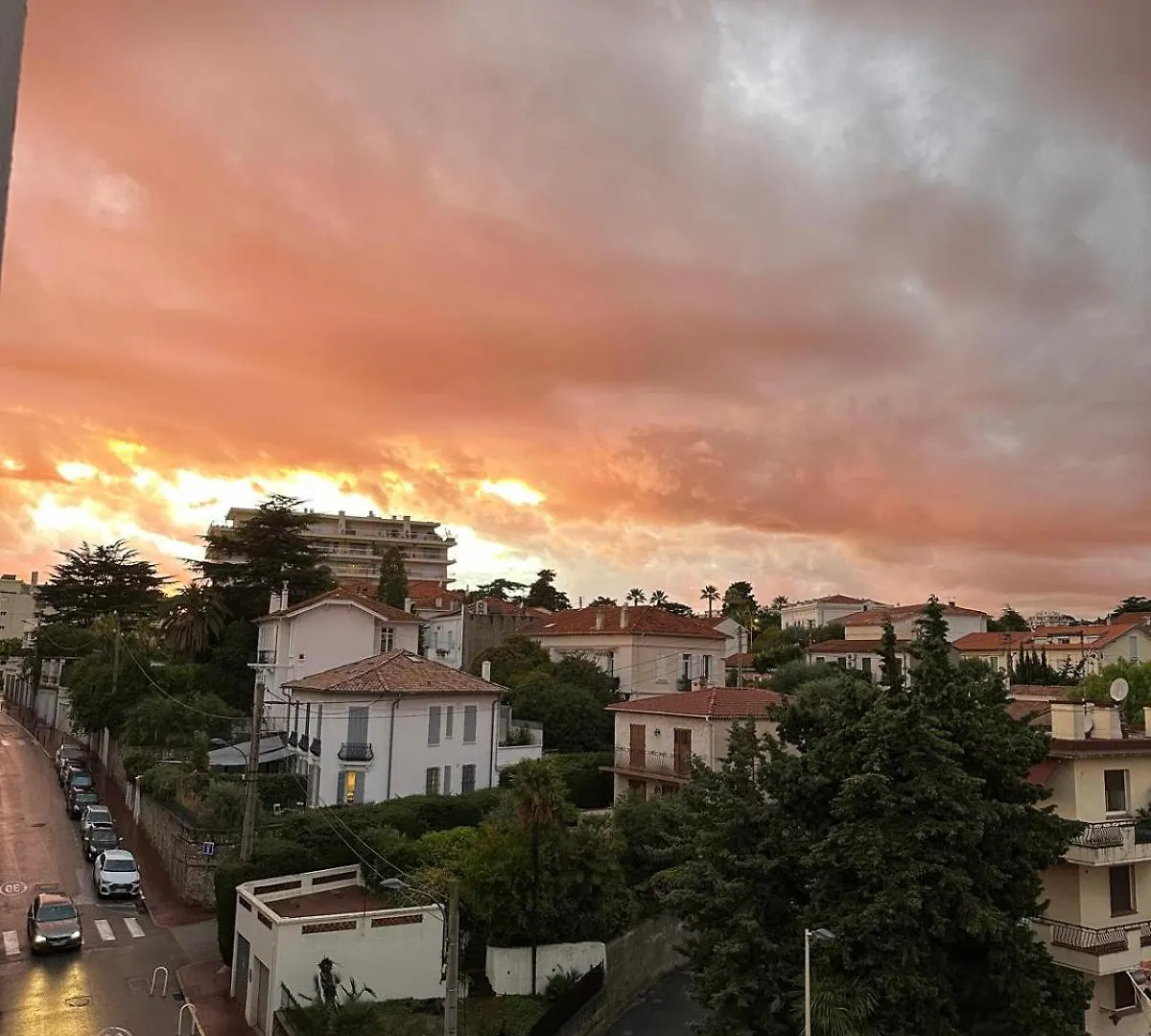 Studio Cocon - Entierement Renove - 4 Couchages - 600M De La Gare De Cannes 0*,  Fransa