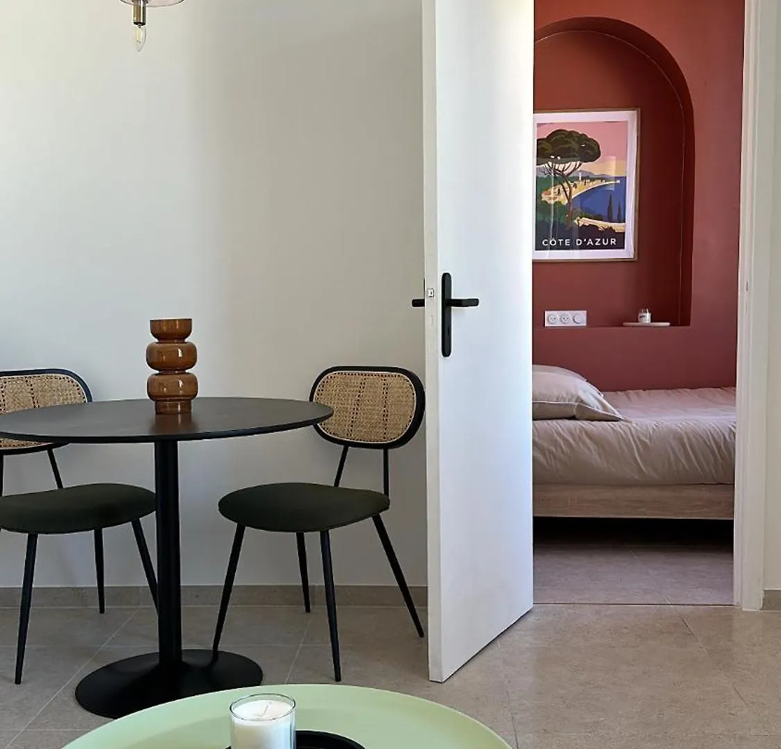Studio Cocon - Entierement Renove - 4 Couchages - 600M De La Gare De Cannes 0*,